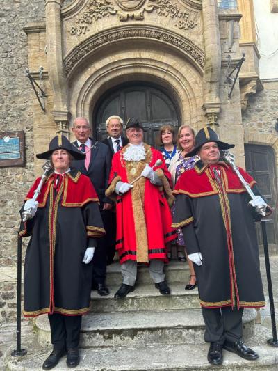 New mayor speaks of finest hour as he takes office